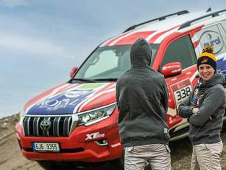 První žena na Dakaru. Roučková myslí na auto, přípravy kazí problém