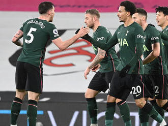 Rodák pre zranenie nesedel ani na lavičke, malé derby ovládol Tottenham