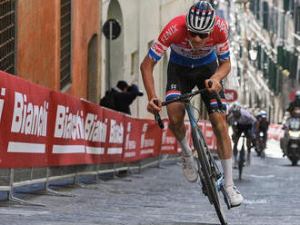 Strade Bianche vyhral Van der Poel, o triumf bojovali aj Alaphilippe či Bernal