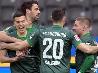 Ku gólu mu blahoželal aj slovenský Fussballgott. Bénesovi sa v Augsburgu darí