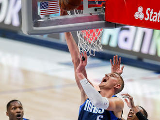 Dončič dosiahol triple double, predviedol sa aj jeho lotyšský kolega