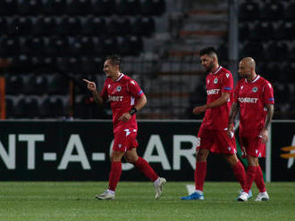 Ďuriš si s protihráčom v derby skočili do vlasov, rozhodca ich vylúčil