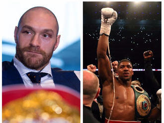 Tyson Fury a Anthony Joshua podpísali zmluvu na dva zápasy, ktoré zjednotia tituly ťažkej váhy