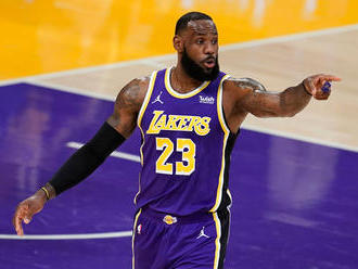 Los Angeles Lakers sa približujú Utahu, ktorý prekvapivo prehral