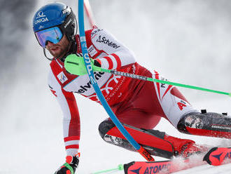 Dvojnásobný majster sveta sa lúčil s kariérou, slalom vedie Schwarz