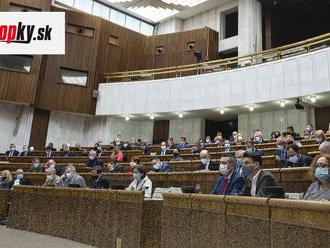 KORONAVÍRUS Balík noviel súvisiacich s druhou vlnou pandémie prerokuje parlament zrýchlene