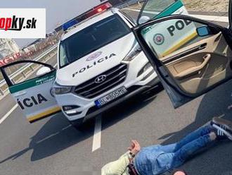 Akčná policajná naháňačka v Bratislave: FOTO Vodiča zastavila až streľba!