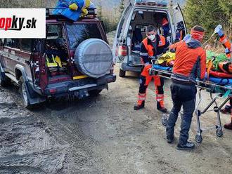 FOTO Dráma v Kysuckých Beskydách: Paraglajdista spadol z osemmetrovej výšky