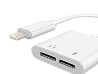 Lightning adapter so vstupom pre slúchadlá a nabíjačku