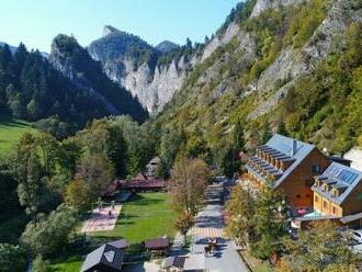 Trojhviezdičkový penzión Chata Pieniny v Pieninskom národnom parku s raňajkami a bazénom.