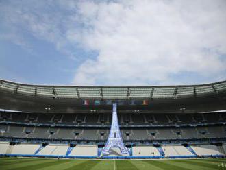 Najväčší štadión Stade de France sa zmenil na vakcinačné stredisko