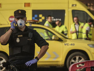 V tábore na Tenerife sa pobili migranti, polícia zatkla osem ľudí