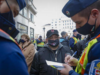 Ľudia protestovali proti opatreniam vo Fínsku, Dánsku aj Nórsku