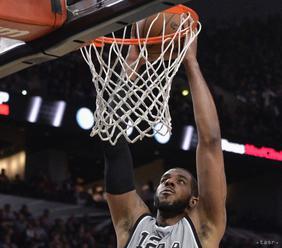 NBA: LaMarcus Aldridge pre problémy so srdcom ukončil kariéru