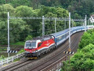 Železnice reagujú na uvoľňovanie opatrení: obnovujú cestovný poriadok