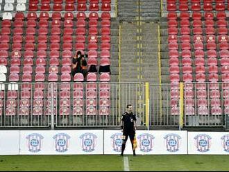 Návrat fanoušků na fotbal. Slávistický titul mohou slavit dva tisíce diváků