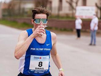 Na dráze je konkurence a to mne motivuje, říká druhý z půlmaratonu Viktor Šinágl