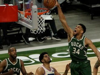 Milwaukee deklasovalo Philadelphiu, Antetokounmpo sa blíži ku klubovému rekordu