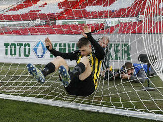 Mikrosúboj Slovákov v Holandsku skončil bezgólovou remízou, Ajax nezaváhal