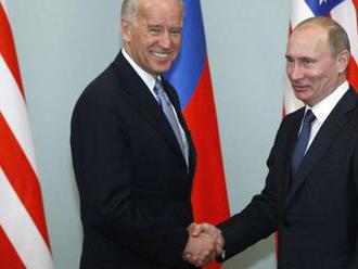 Biden Putina varoval v súvislosti s Ukrajinou a navrhol spoločný summit