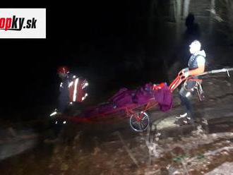 FOTO Horskí záchranári opäť v akcii: Muž spadol z Veľkého Manína, zastavil ho až strom