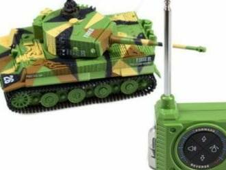 Mini RC tank 1:72. Aj napriek svojej veľkosti je tento model veľmi výkonný a rýchly.