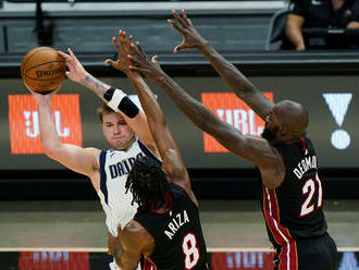 Najkrajší kôš padol pred zápasom. Milwaukee s Antetokunmpom je už v play off