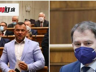 Dráma v parlamente: VIDEO Poslanec napadol Matoviča, minister dostal studenú sprchu