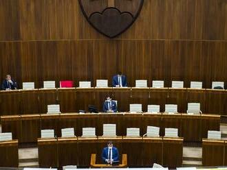 Koalícia navrhuje posilniť právomoci generálneho tajomníka: Novela zákona je už na stole
