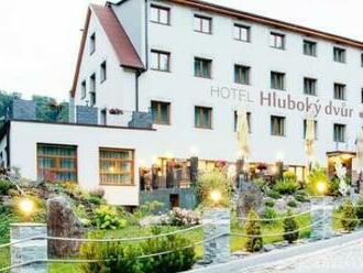 Wellness hotel Hluboký dvůr***+ s neobmedzeným vstupom do wellness a saunového sveta