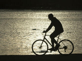 Seneckí mestskí policajti budú hliadkovať aj na bicykloch