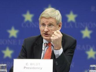 Bildt: Svet sa musí pripraviť na dlhú pandémiu