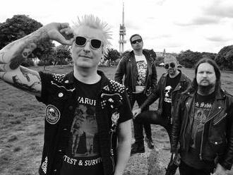 Just Wär vydávají společné album s italskými punks Call The Cops