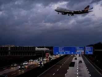 EÚ uzavrie v sobotu svoj vzdušný priestor pre bieloruské aerolínie