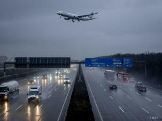 Lufthansa bude používať rodovo neutrálne uvítanie pasažierov