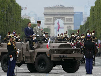 Francúzi oslávili Deň dobytia Bastily vojenskou prehliadkou v Paríži