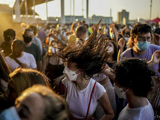 Na hudobnom festivale v Holandsku sa nakazilo tisíc ľudí