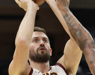 V Tokiu sa nepredstaví zranený Kevin Love