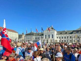 Mikulec obhajuje postup polície. Šeliga sa pýta: Dokedy budeme ustupovať