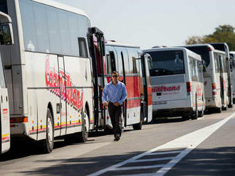 Pri nehode autobusu neďaleko Berlína sa zranilo 19 ľudí