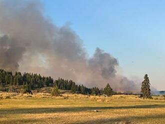 Pekelné horúčavy si vybrali svoju daň: Kanadskú dedinu zachvátil požiar, okamžitá evakuácia