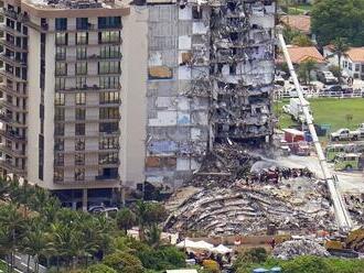 Slová, ktoré trhajú srdce: V ruinách zrúteného domu na Floride už len sotva nájdu niekoho živého