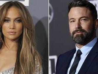 Jennifer Lopez a Ben Affleck oficiálne tvoria pár: Speváčka zverejnila fotku, ktorá hovorí sama za seba