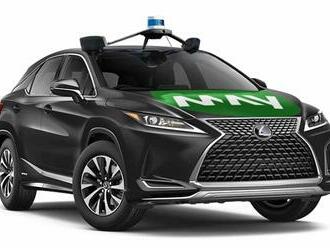 Hybridné Lexusy jazdia ako autonómne mestské autobusy