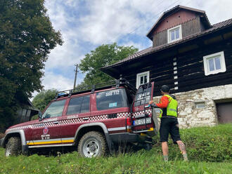 Horskí záchranári transportovali z lazov muža s podozrením na Covid-19