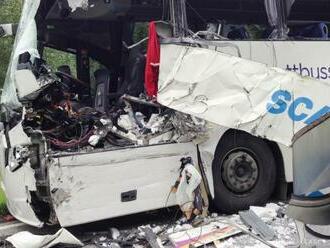 HAVÁRIA AUTOBUSU V MAĎARSKU: Zomrelo osem ľudí a hlásia 48 zranených