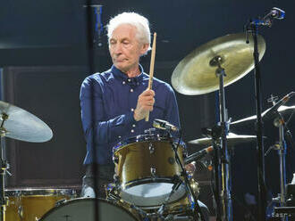 Zomrel Charlie Watts, bubeník skupiny Rolling Stones