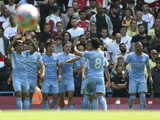 Manchester City doma deklasoval Arsenal 5:0, kanonieri sú poslední