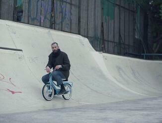 Lidé všechno zapomněli, tak začínají žít nanovo. Řecký film nadchl Blanchettovou