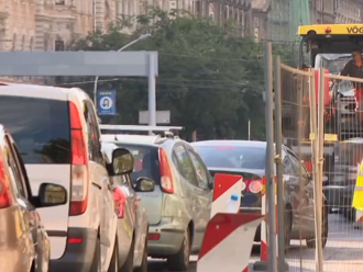 Még el sem kezdődött az iskola, de már most hatalmas forgalmi dugók alakultak ki a fővárosban